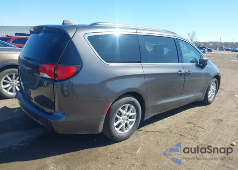 2020 Chrysler Voyager Lxi z USA, uszkodzony, nr VIN 2C4RC1DG9LR181752